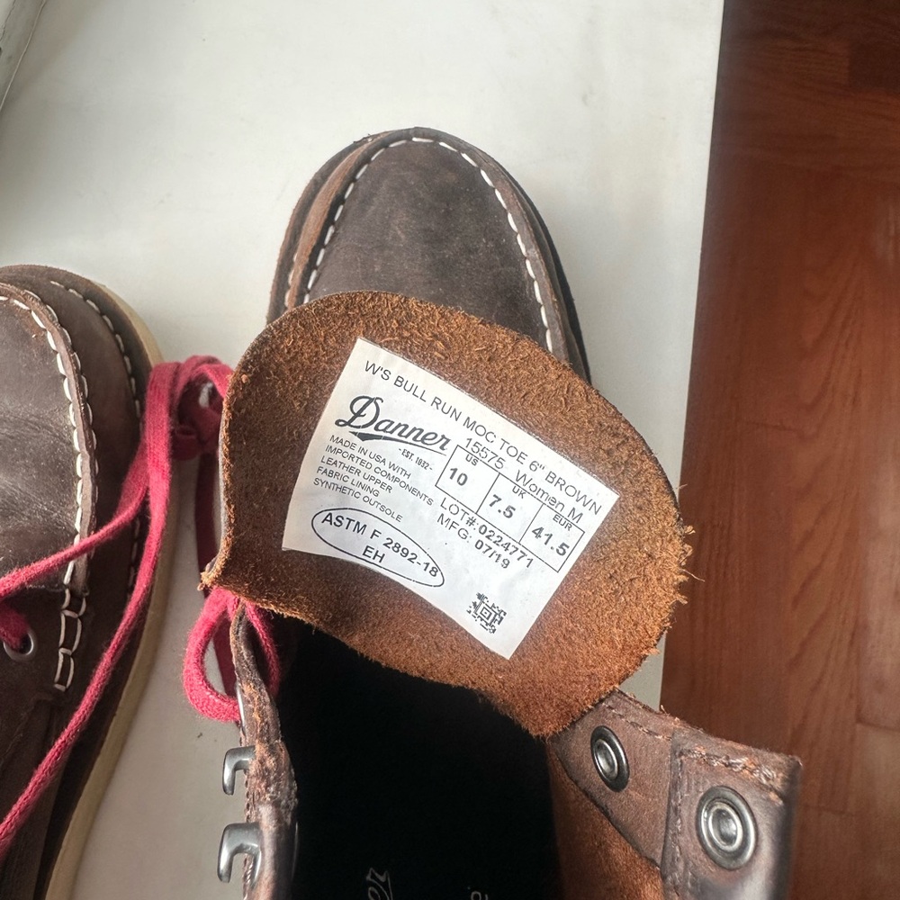 Women’s Danner Brown Leather Moc Toe Boot with Red Laces - Picture 5 of 7